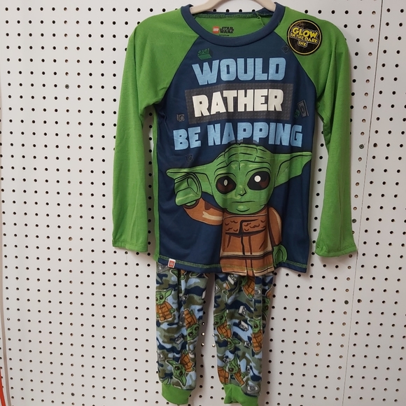 Boys starwars YODA PJ.  Size 8 - Picture 2 of 16